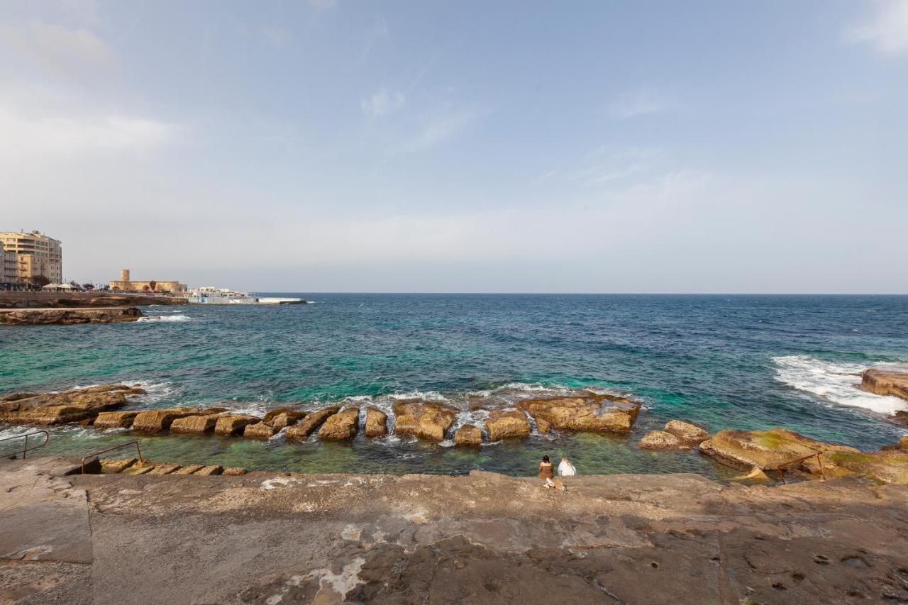 Spacious Seafront Apt With Living, Sofa, Wifi & Ac By 360 Estates Sliema Exterior foto