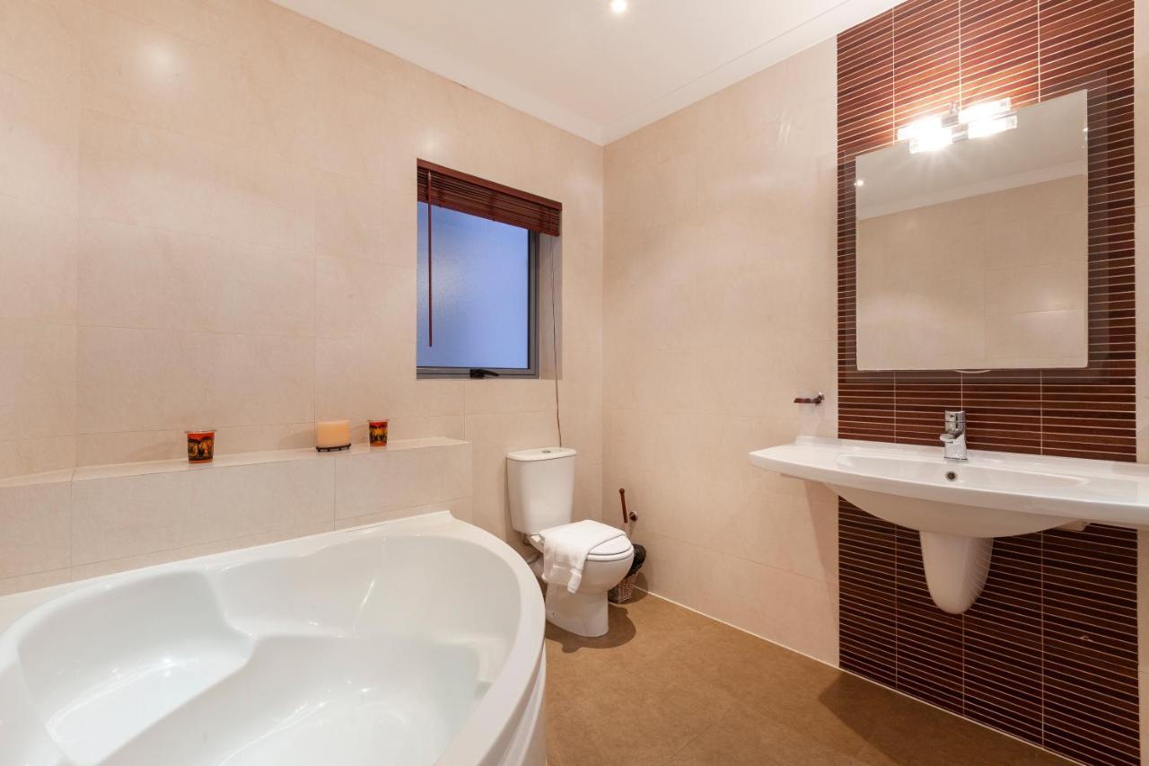 Spacious Seafront Apt With Living, Sofa, Wifi & Ac By 360 Estates Sliema Exterior foto