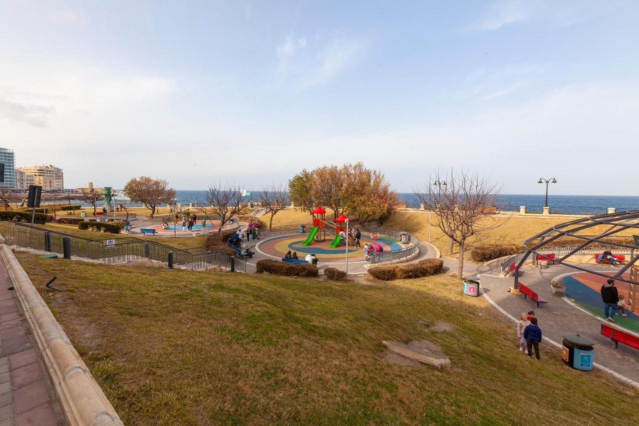 Spacious Seafront Apt With Living, Sofa, Wifi & Ac By 360 Estates Sliema Exterior foto