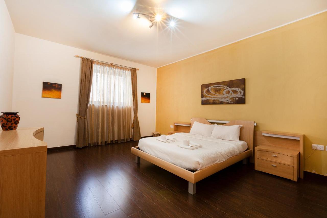 Spacious Seafront Apt With Living, Sofa, Wifi & Ac By 360 Estates Sliema Exterior foto