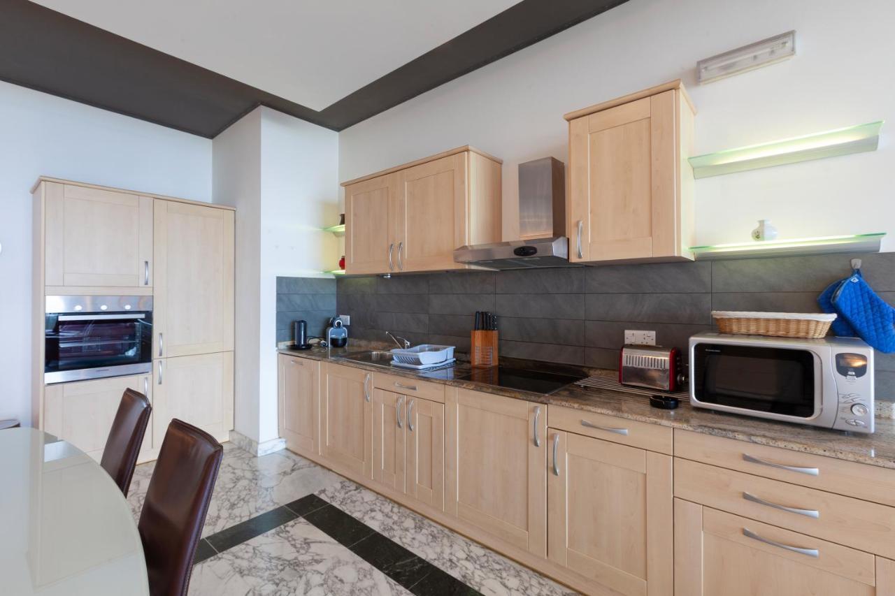 Spacious Seafront Apt With Living, Sofa, Wifi & Ac By 360 Estates Sliema Exterior foto